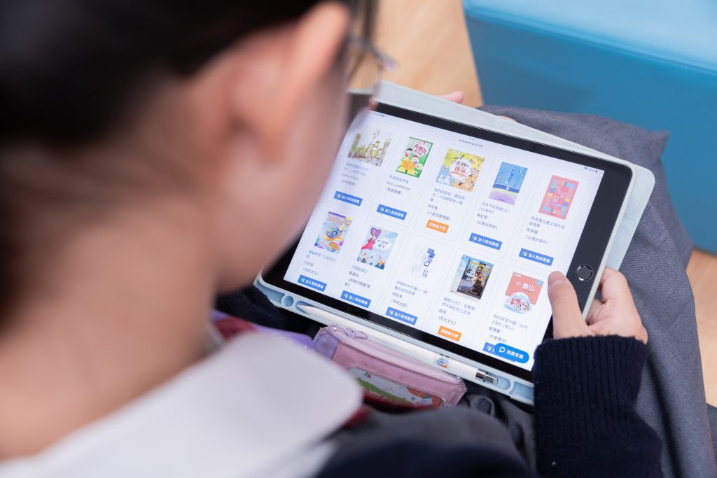 「教城書櫃」正式啟用